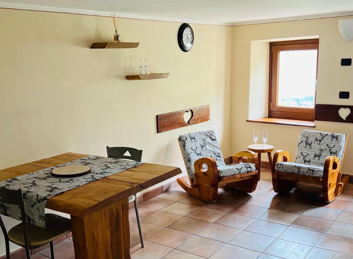 Profumo Di Legno Apartment Aosta Bagian luar foto