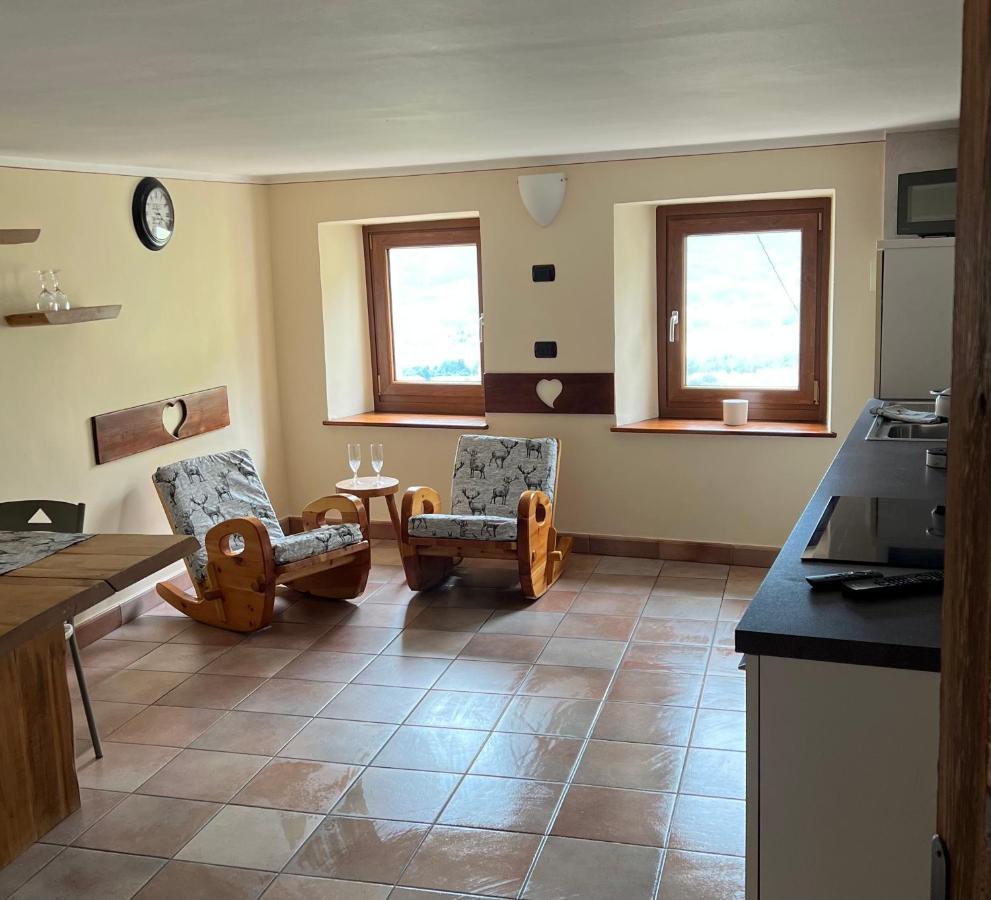Profumo Di Legno Apartment Aosta Bagian luar foto