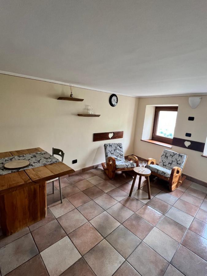 Profumo Di Legno Apartment Aosta Bagian luar foto