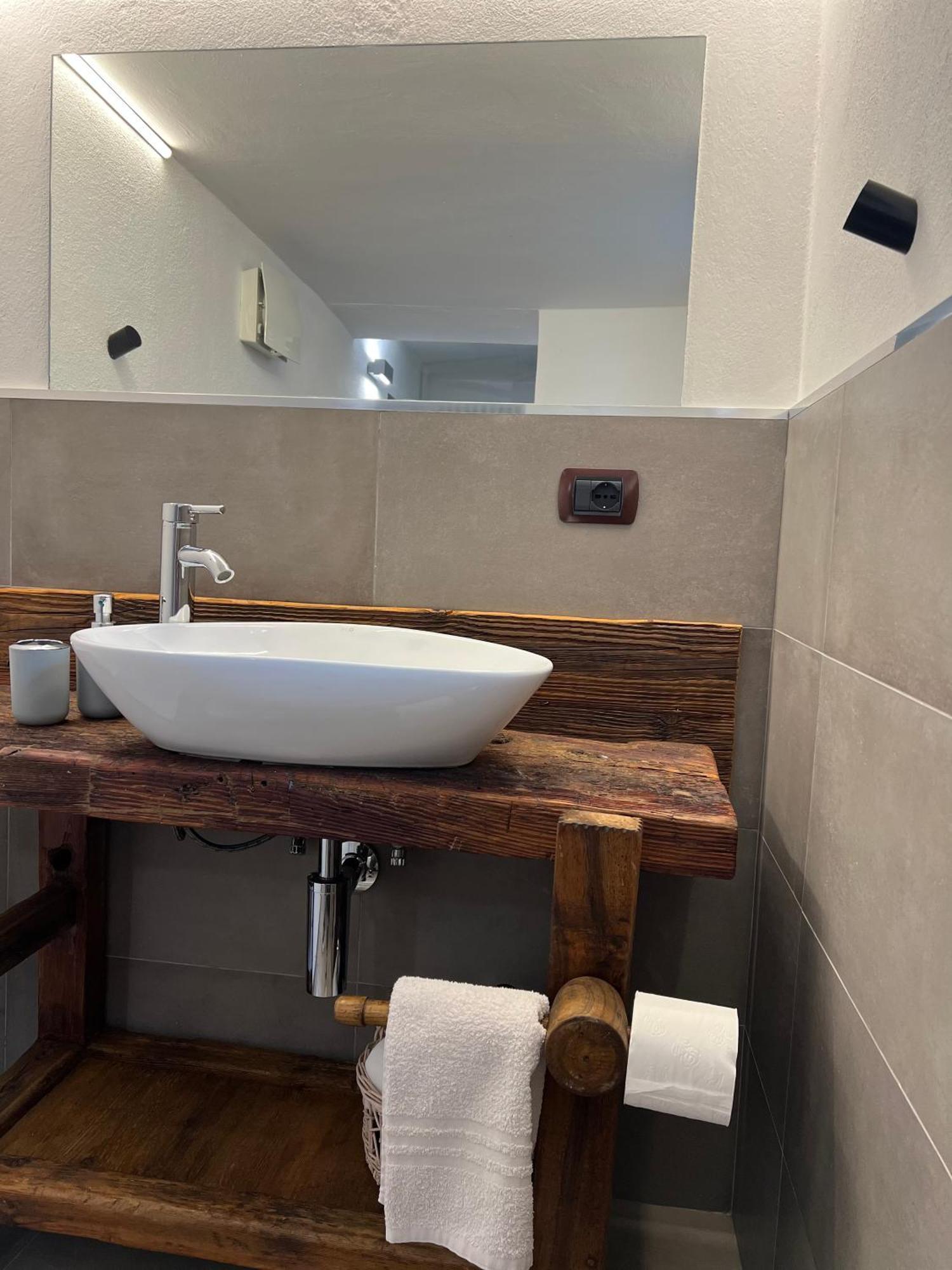 Profumo Di Legno Apartment Aosta Bagian luar foto