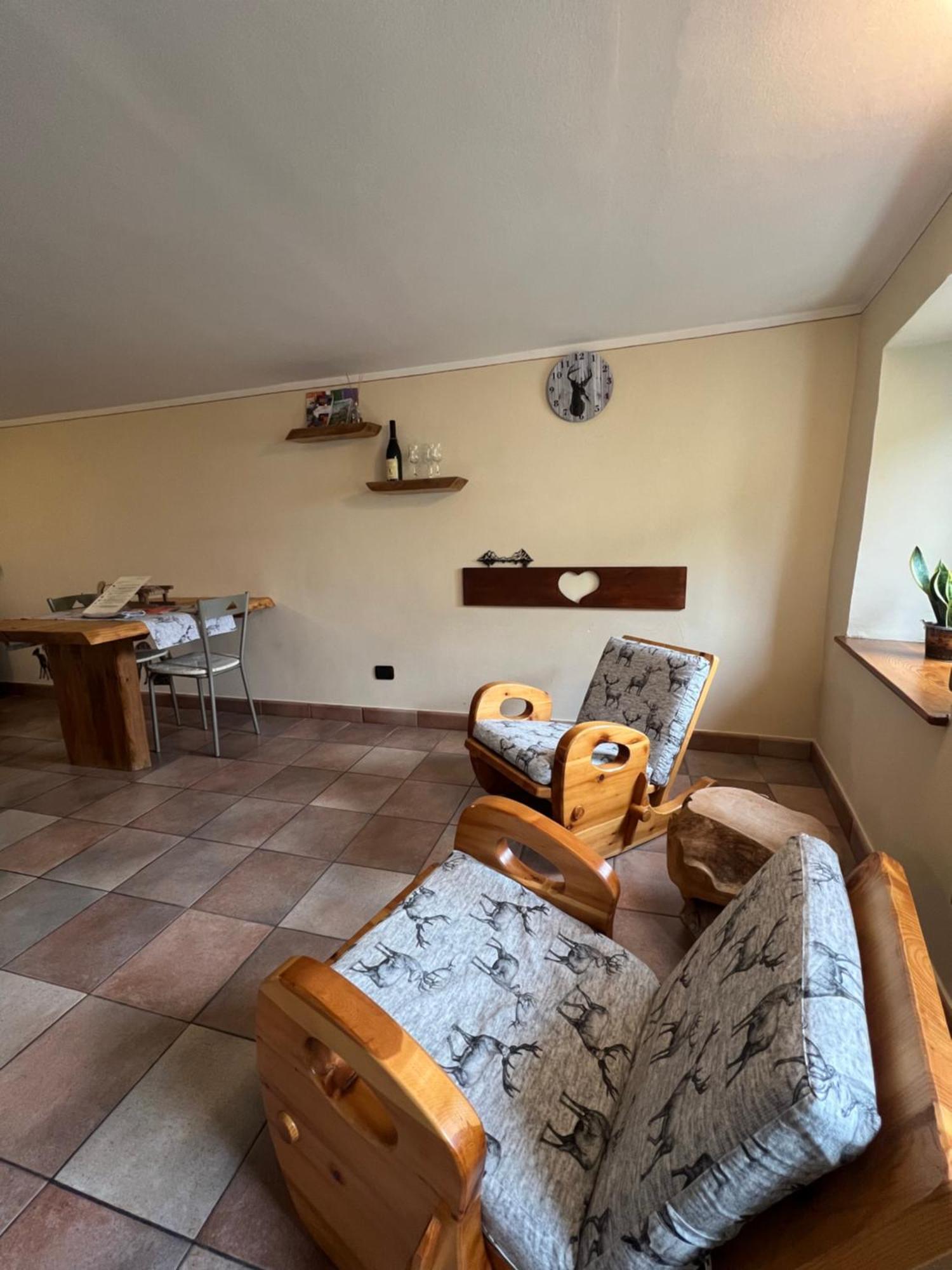 Profumo Di Legno Apartment Aosta Bagian luar foto
