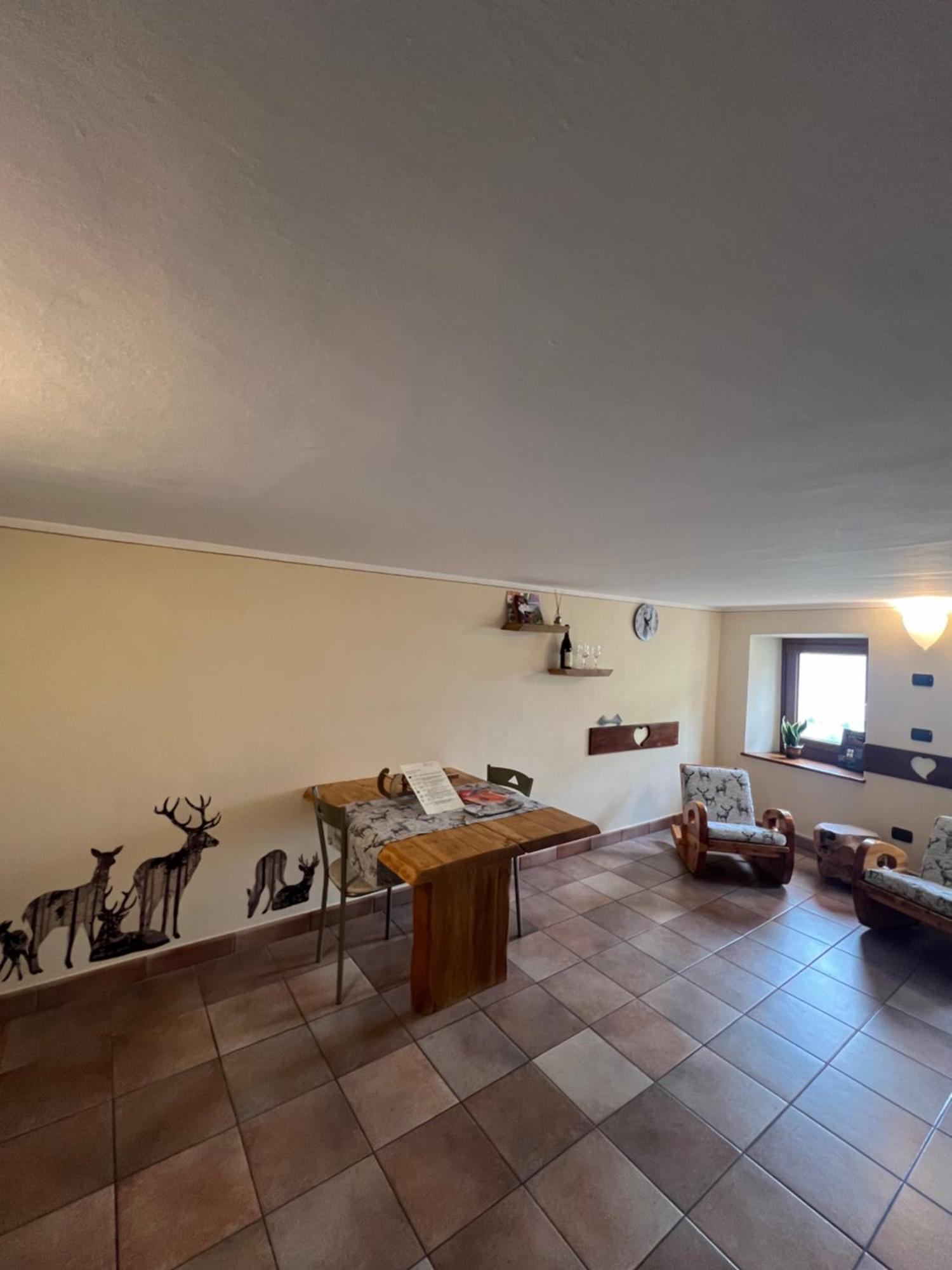 Profumo Di Legno Apartment Aosta Bagian luar foto